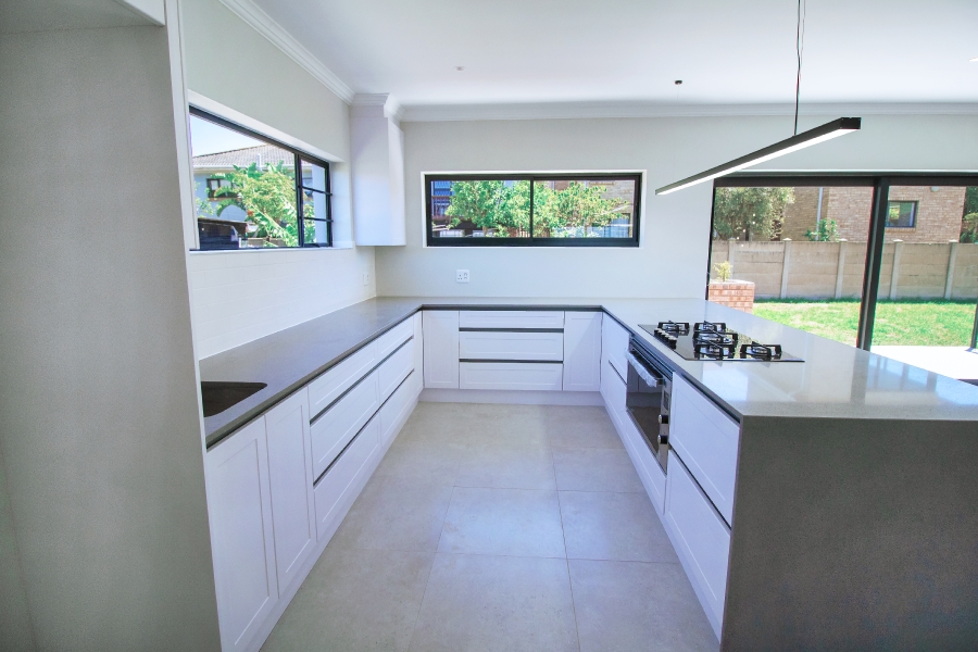 3 Bedroom Property for Sale in Wavecrest Eastern Cape